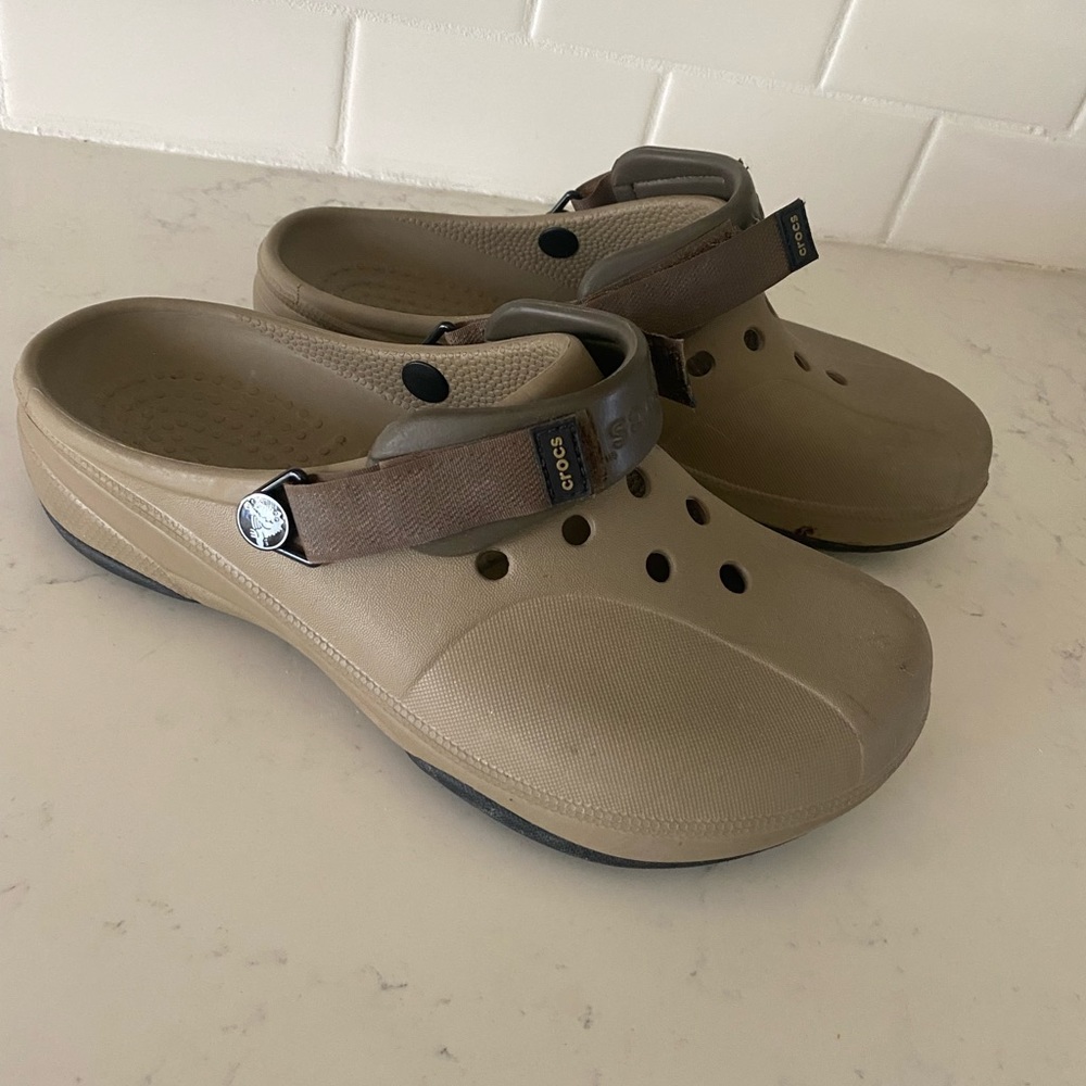 Mens size 9 Golf Crocs